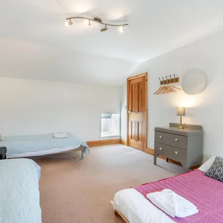 3 Bed In Cawton Oc-t32407 * Stonegrave